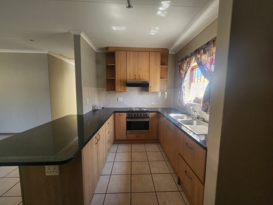 3 Bedroom Property for Sale in Sandbaai Western Cape